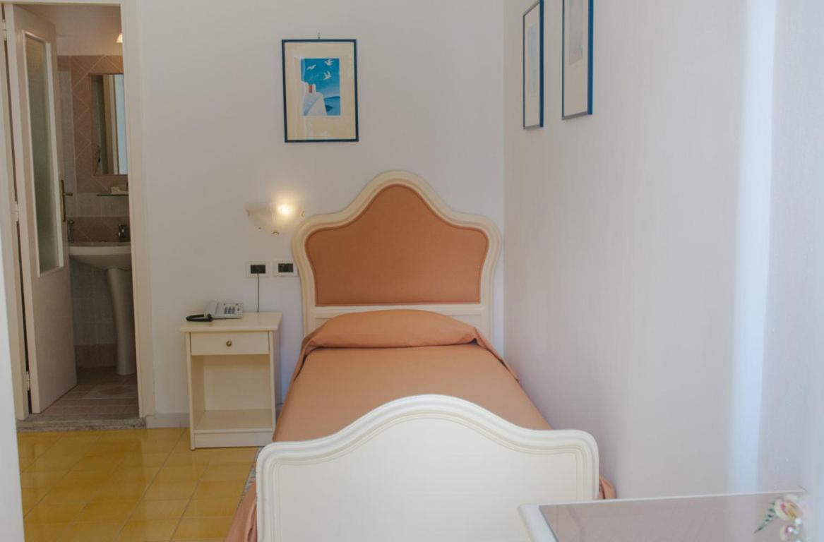 Hotel Villa Bianca Forio  Exterior photo