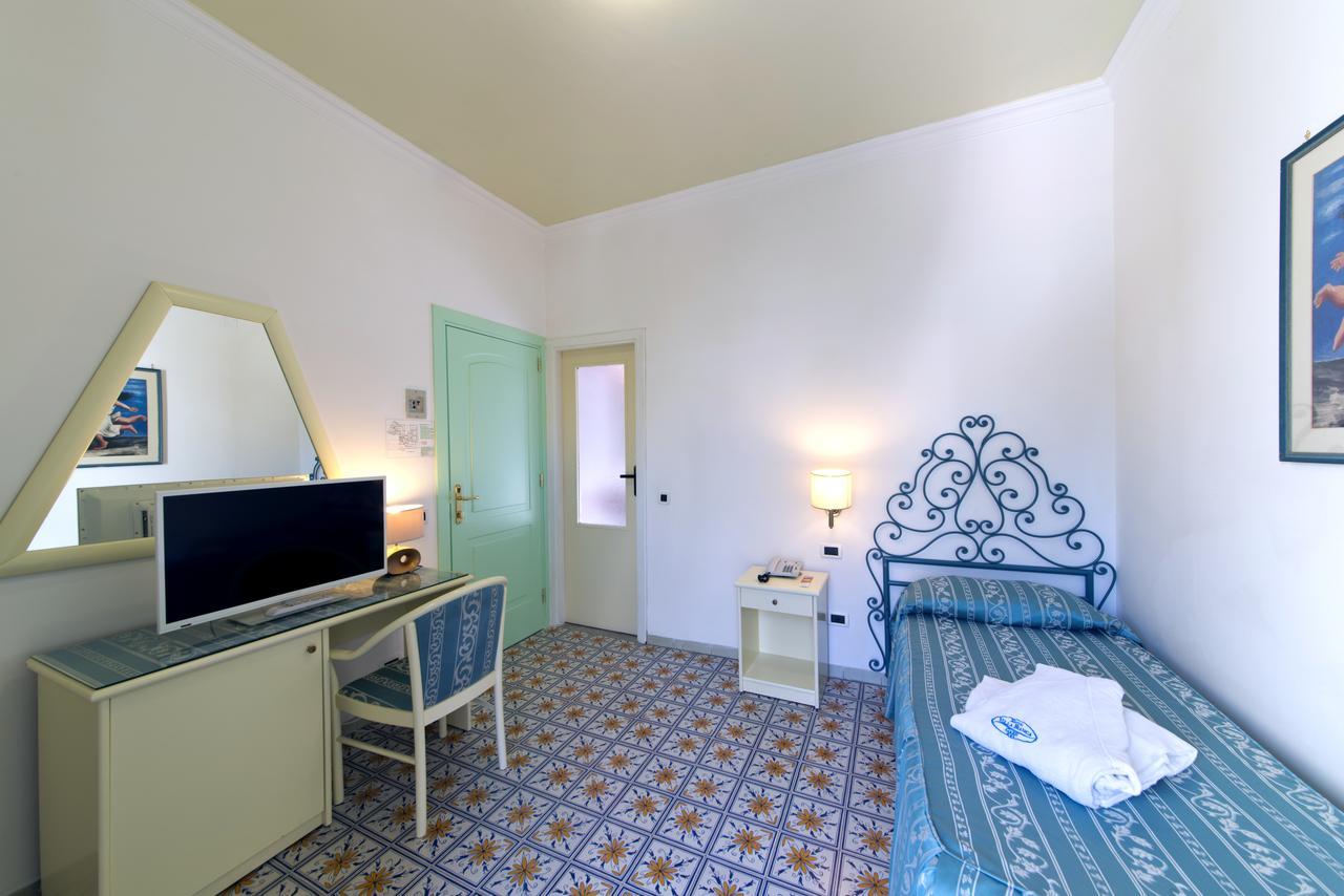Hotel Villa Bianca Forio  Exterior photo
